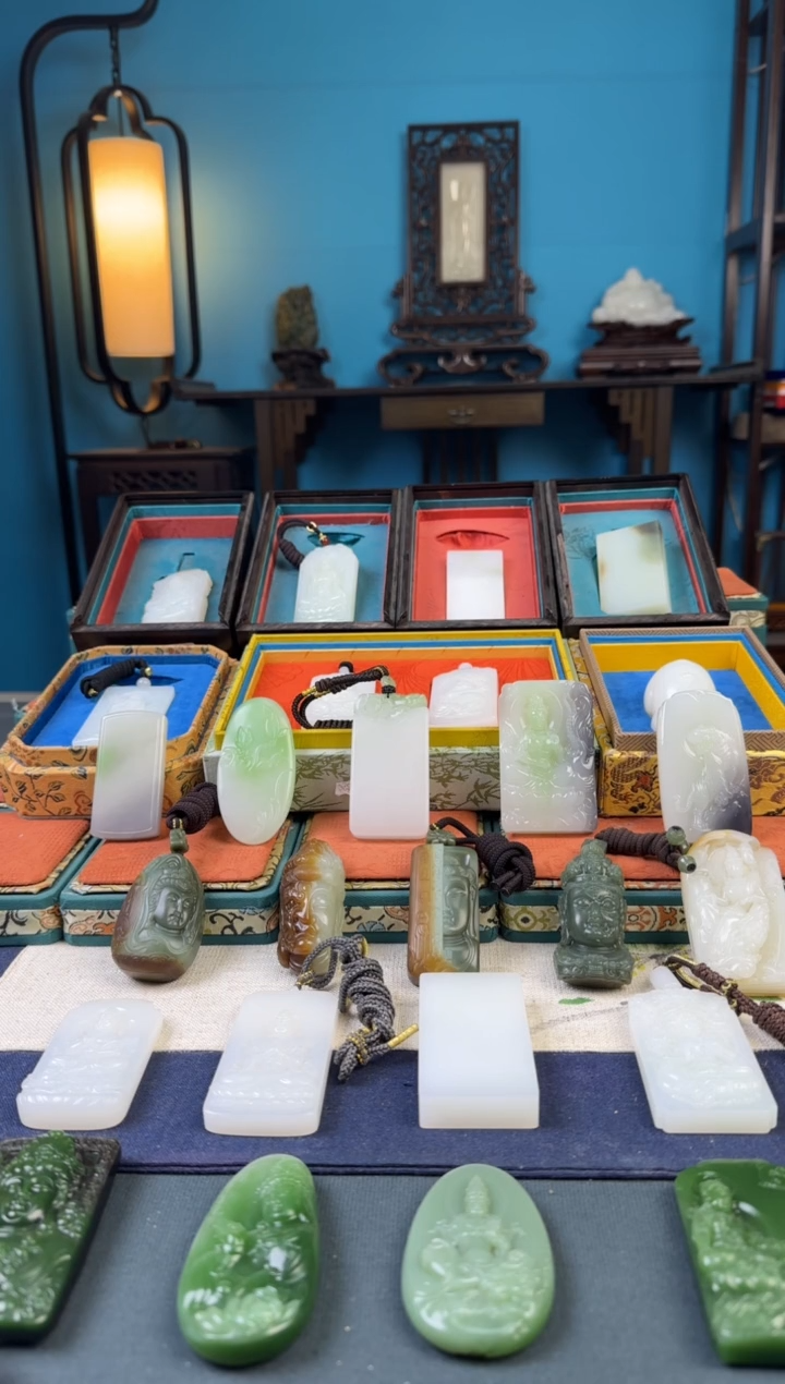 颈饰未镶嵌和田玉意*111111111111