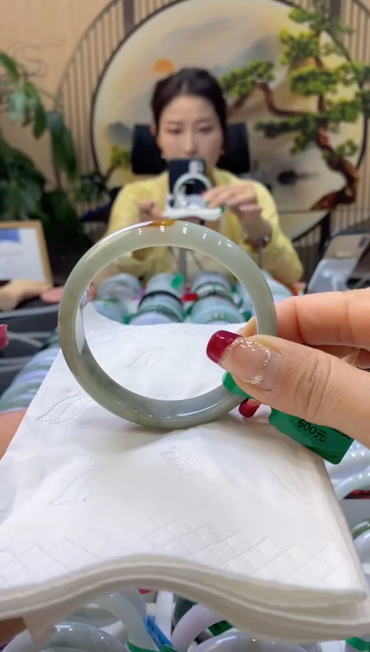 【闪购商品】翡翠手镯未镶嵌99908197