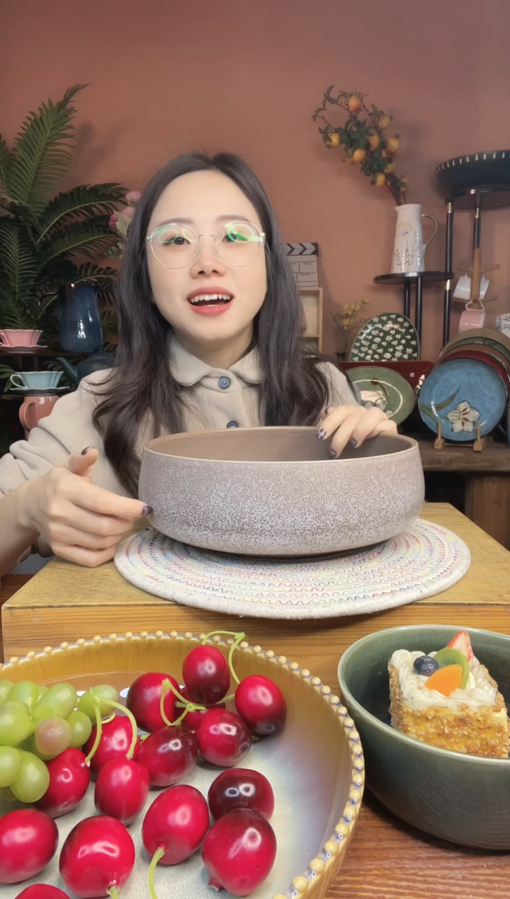 陶瓷10英寸棕色大汤碗  微瑕  