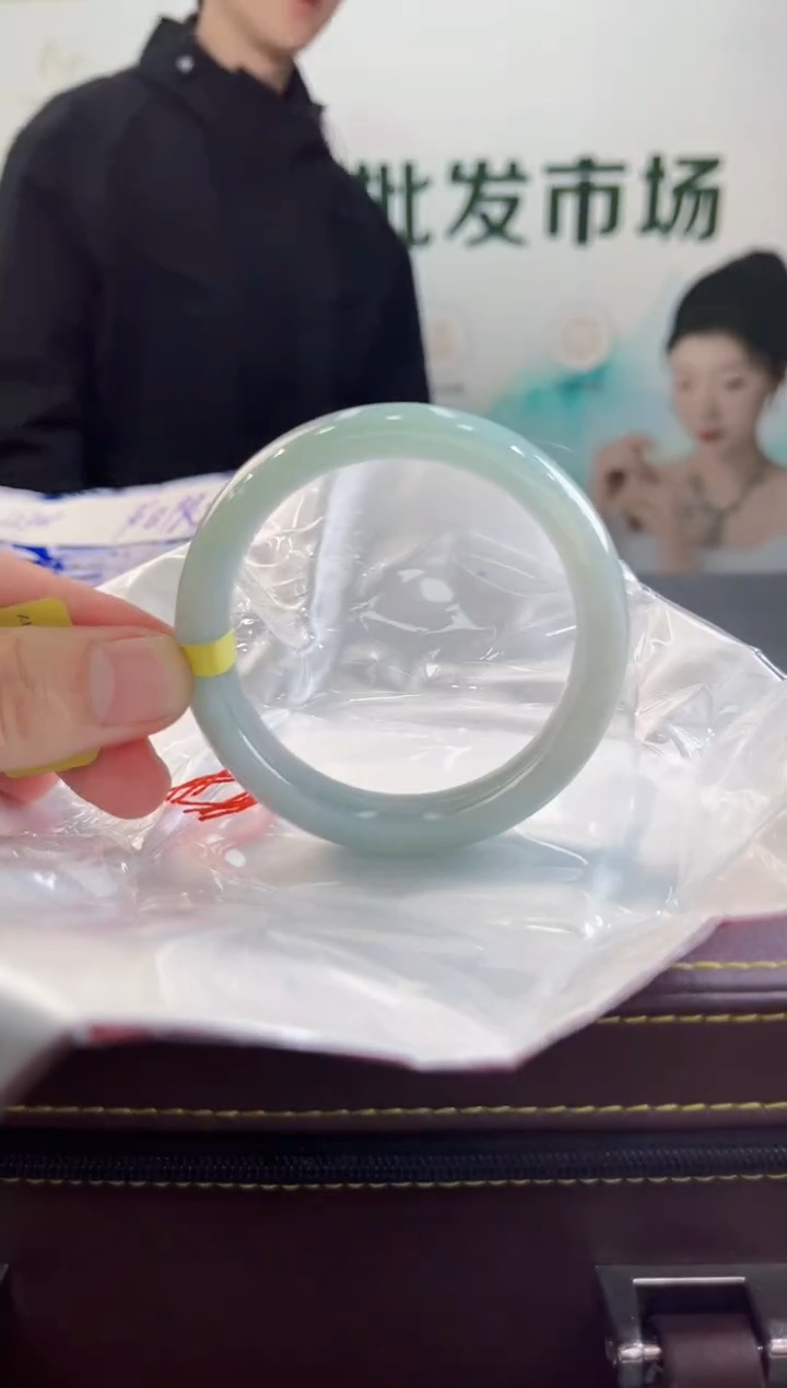 【闪购商品】翡翠手镯未镶嵌手镯