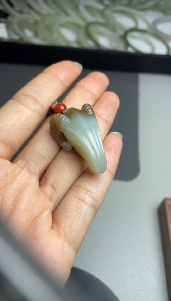 和田玉未镶嵌颈饰1