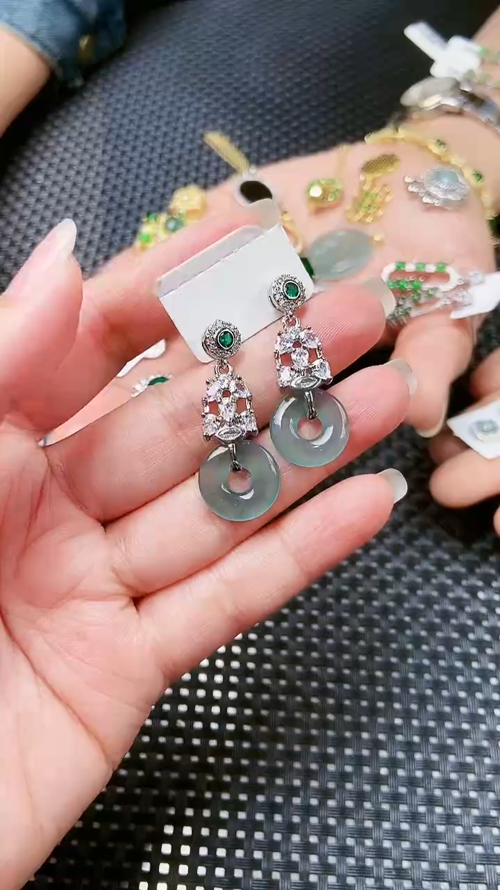 【闪购商品】翡翠耳饰未镶嵌1111111111