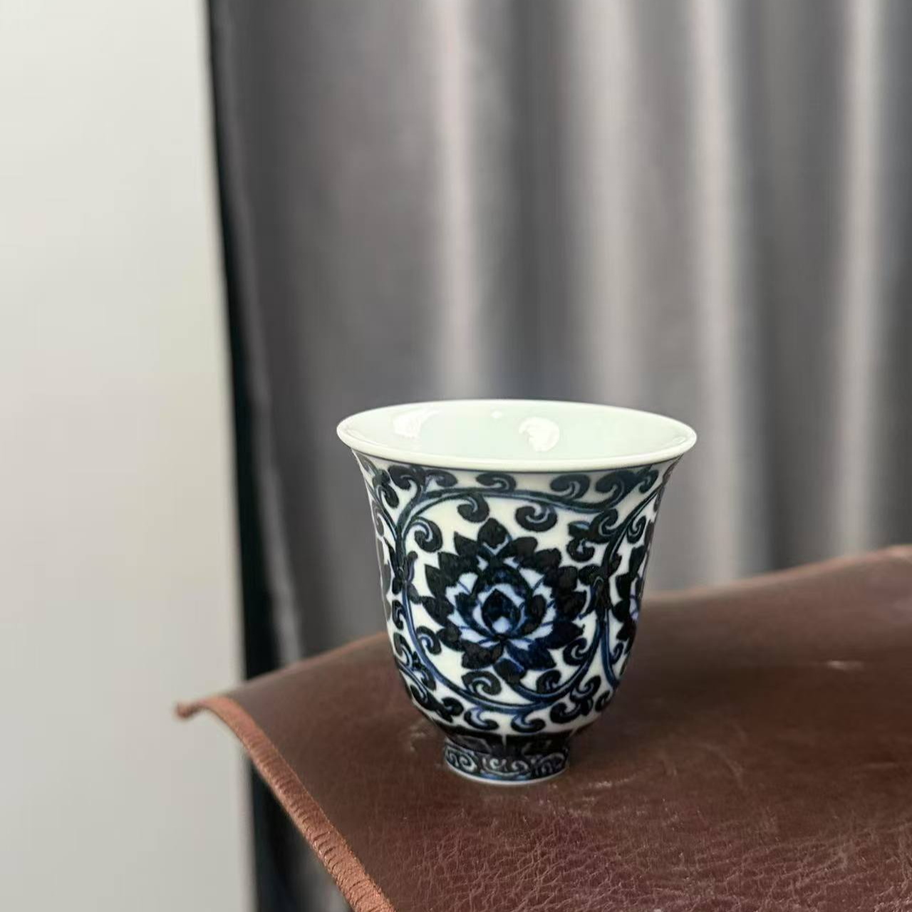 微瑕福利缠枝铃铛杯