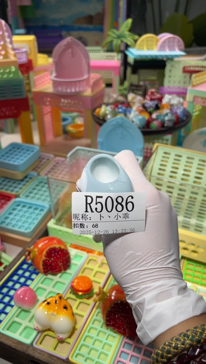 卜**乖陌派帝国寄居蟹5086