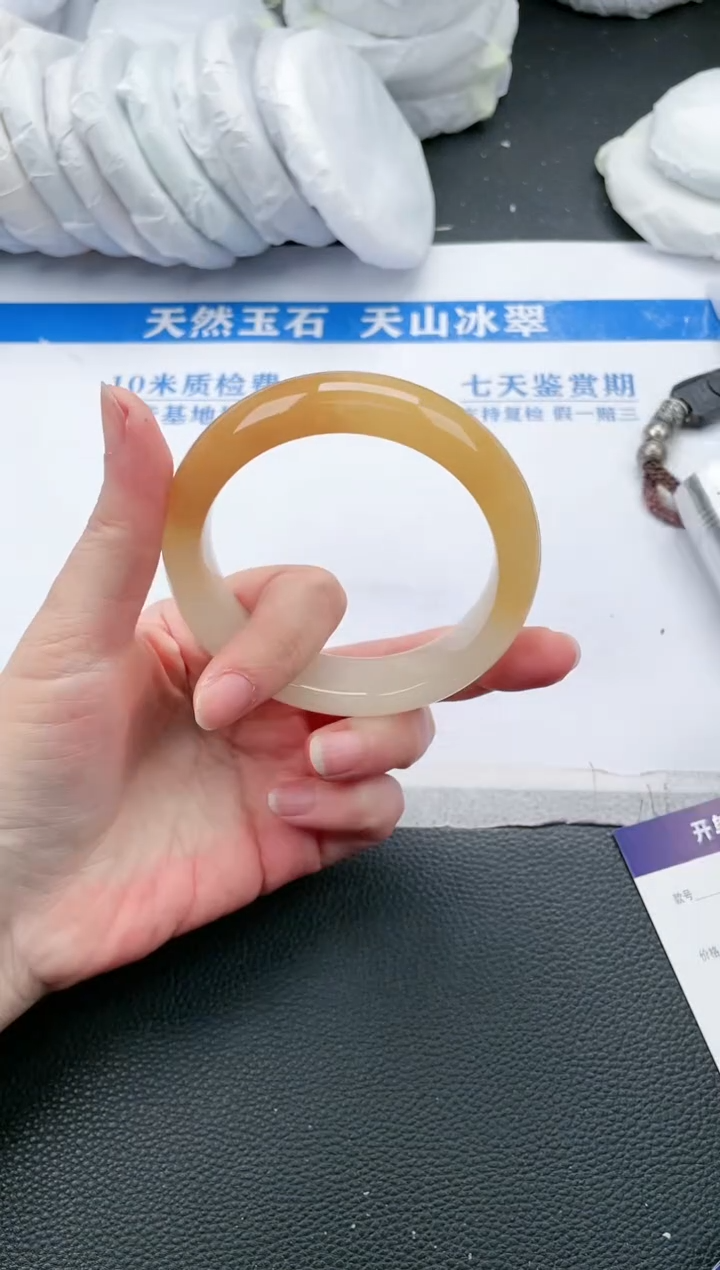 【闪购商品】石英质玉手镯未镶嵌K206