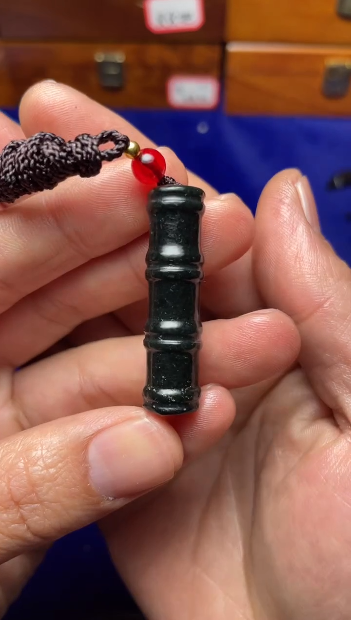 未镶嵌和田玉挂件龙**爷和田玉