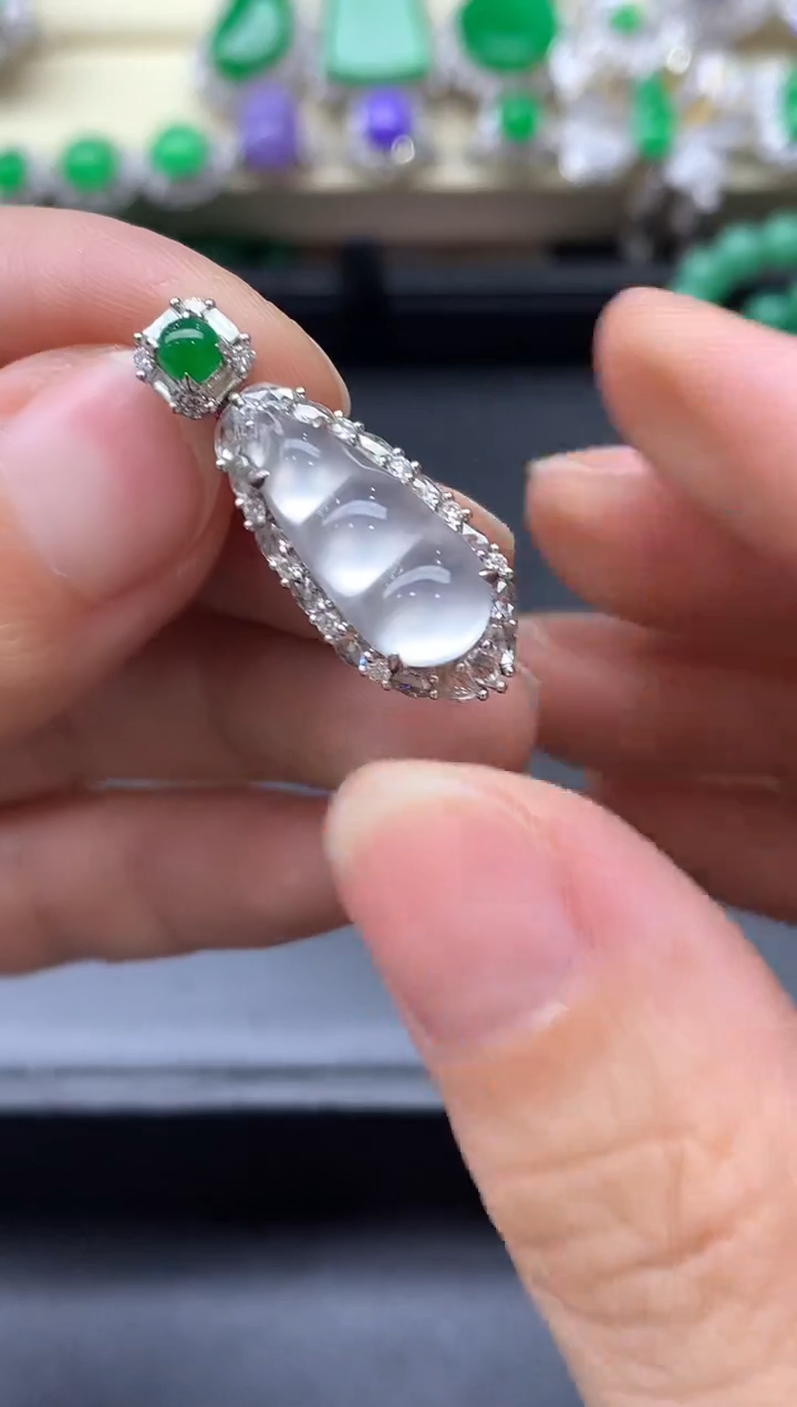 颈饰18K金镶嵌翡翠656-中国好珍宝