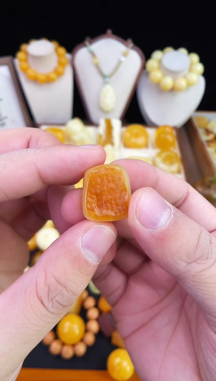 琥珀未镶嵌珠宝奇石柒月