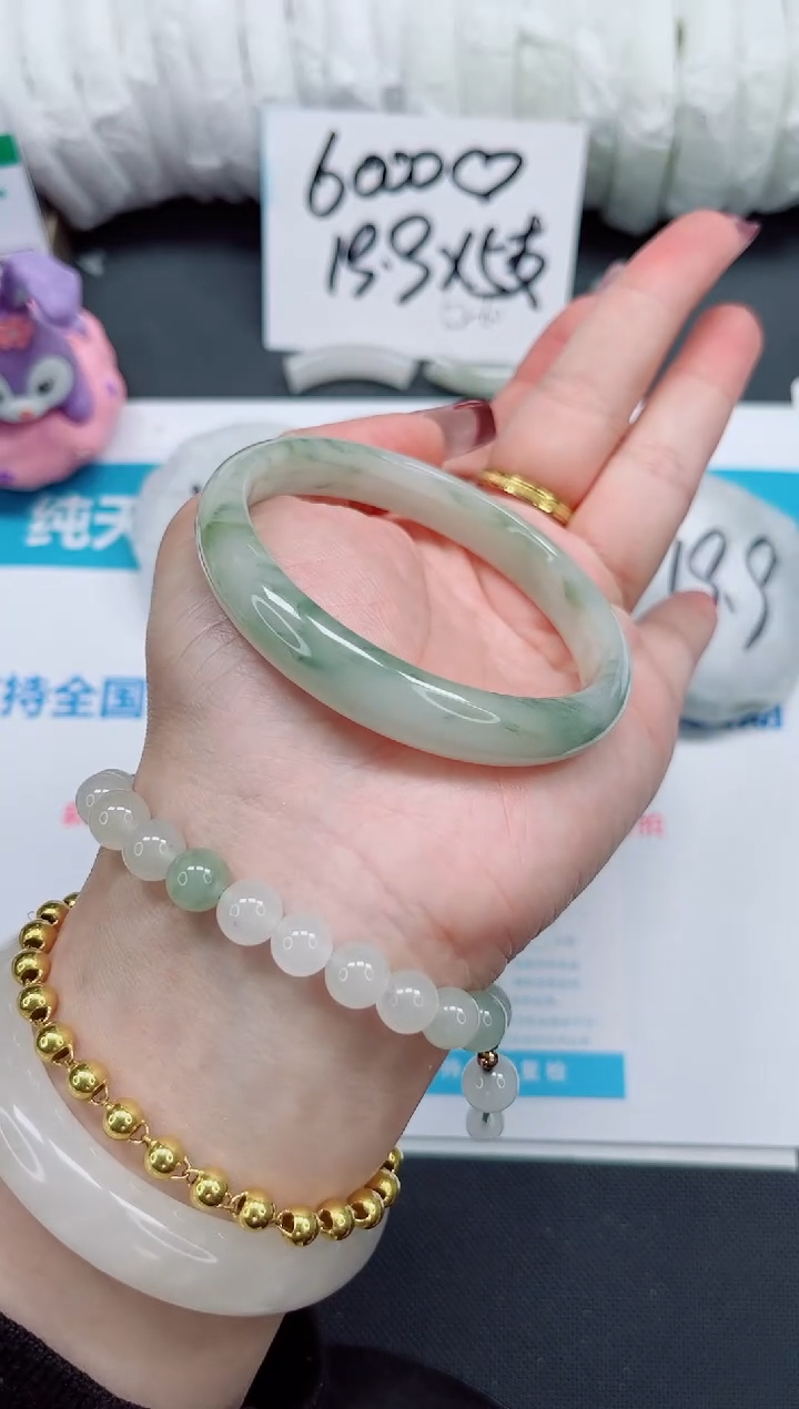 【闪购商品】石英质玉手镯未镶嵌160