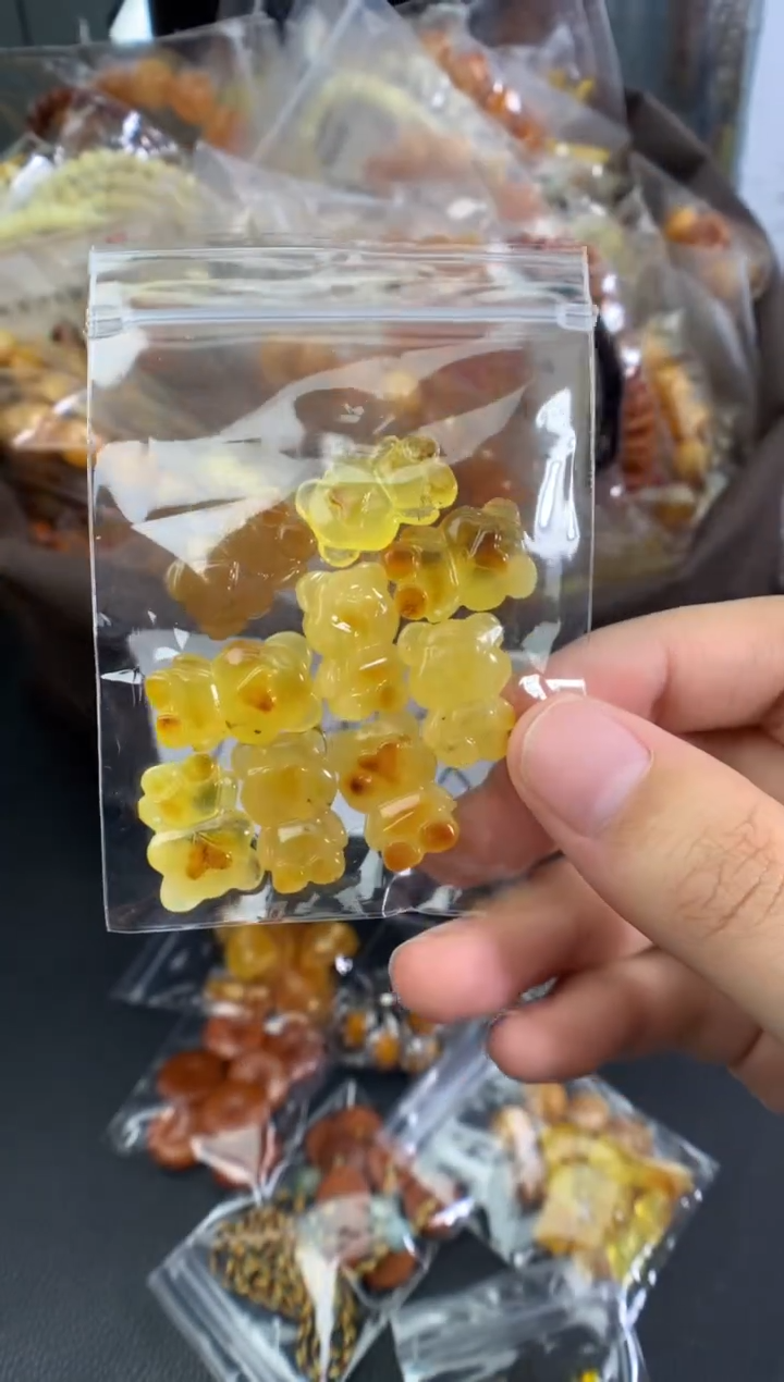 蜜蜡未镶嵌珠宝奇石多样性发一件