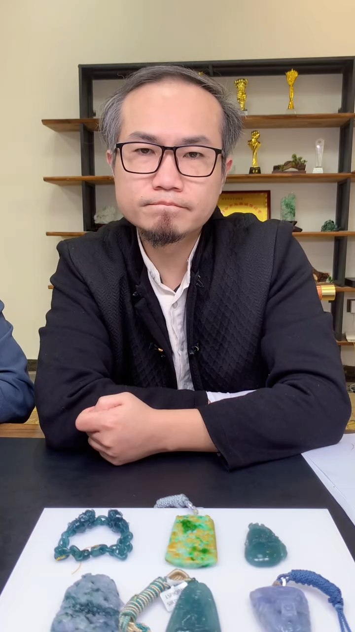 【闪购商品】定制翡翠未镶嵌8046yx-毛货挂件