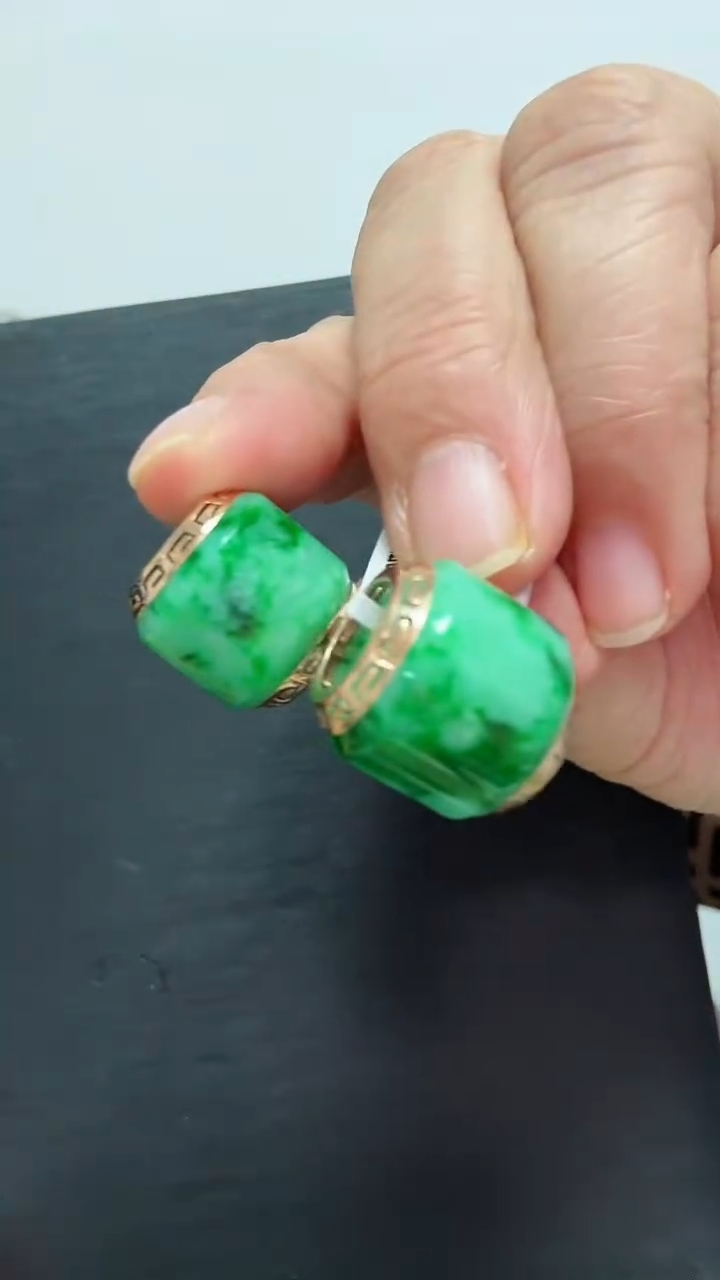 颈饰18K金镶嵌翡翠多样性发一个