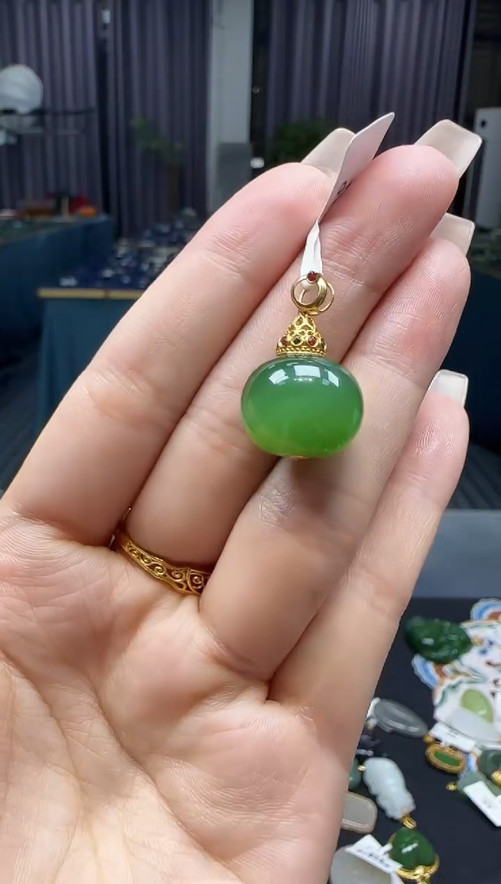 和田玉18K金镶嵌挂件1