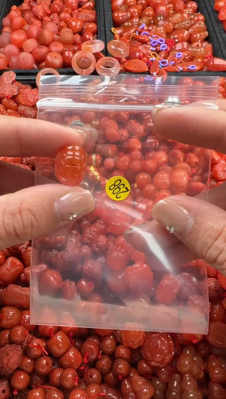 【闪购商品】南红玛瑙颈饰未镶嵌1