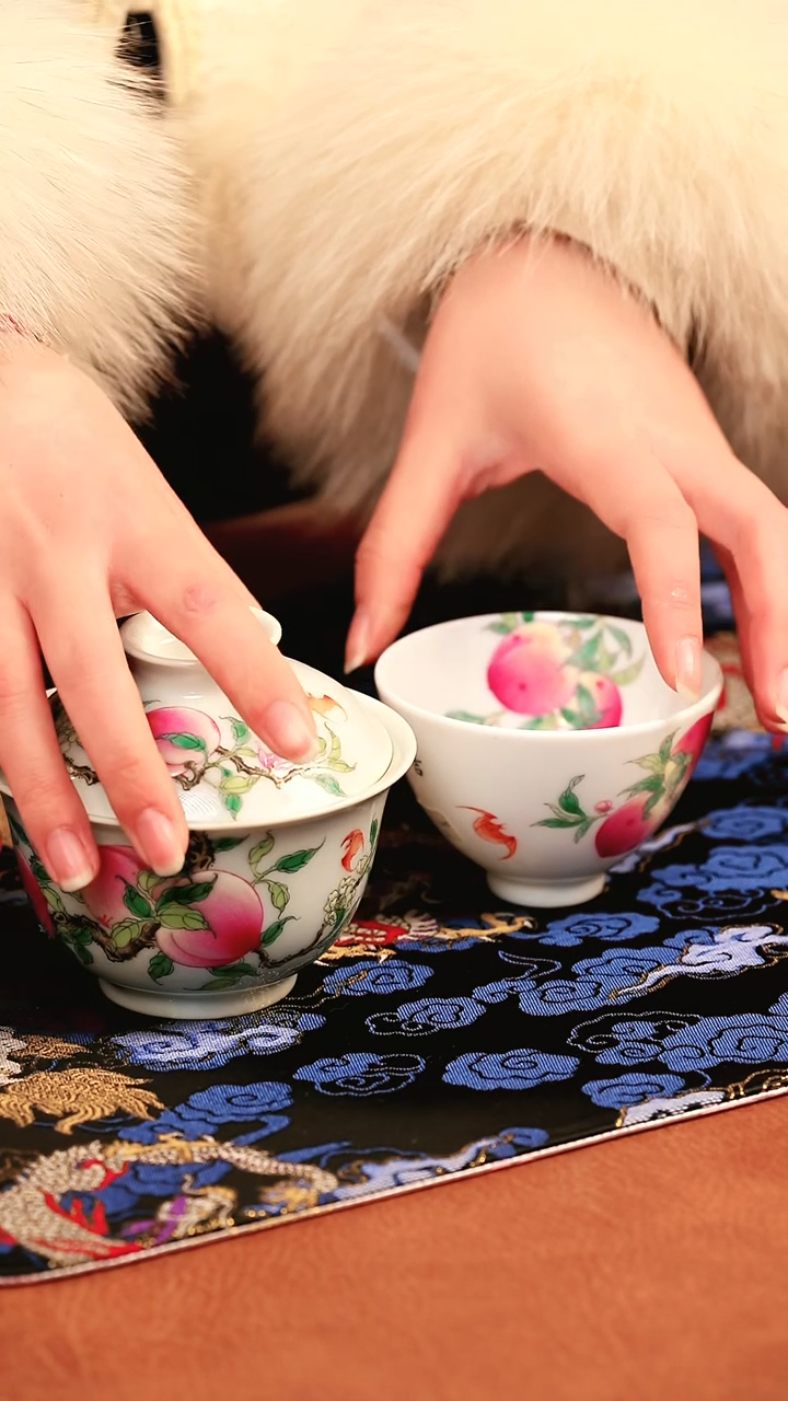 【闪购商品】粉彩九桃子套组套组