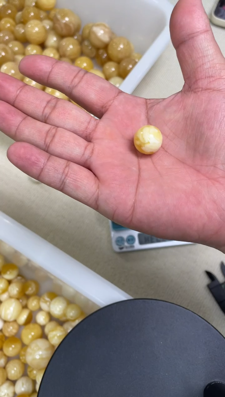 【闪购商品】琥珀颈饰未镶嵌原矿俄料蜜蜡圆珠