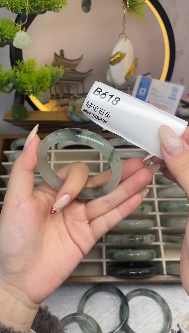 未镶嵌手镯石英质玉B618