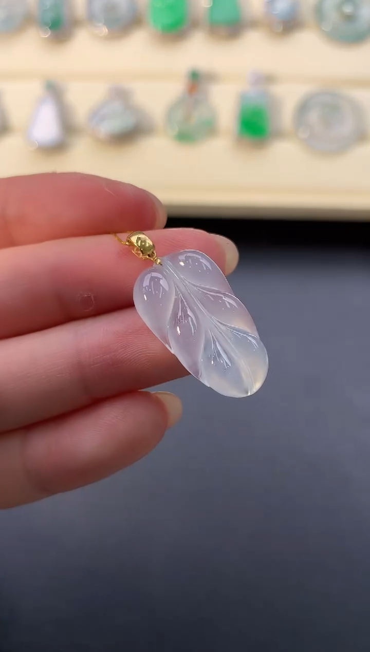 【闪购商品】翡翠颈饰18K金镶嵌W632