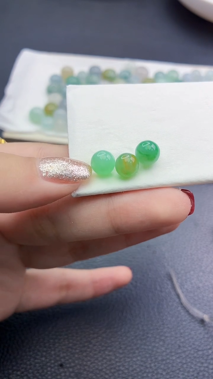 未镶嵌定制翡翠艺**雕珠子