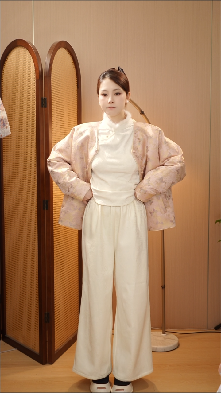 暗纹八达运白裤子