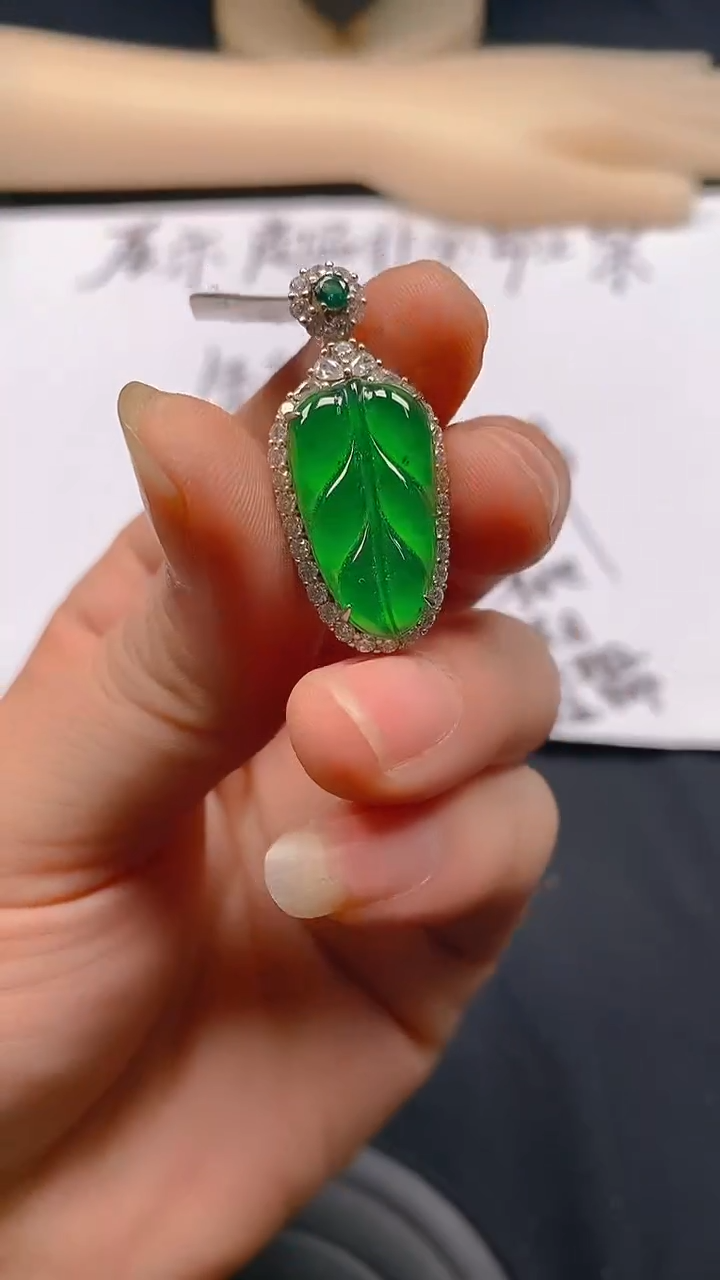 【闪购商品】翡翠颈饰未镶嵌天然A货玉石随机多样性发货