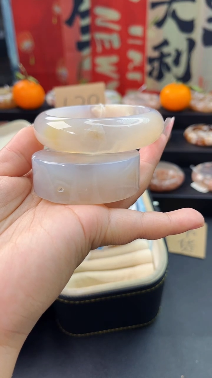 【闪购商品】石英质玉手镯未镶嵌赠送镯心（圈口）60