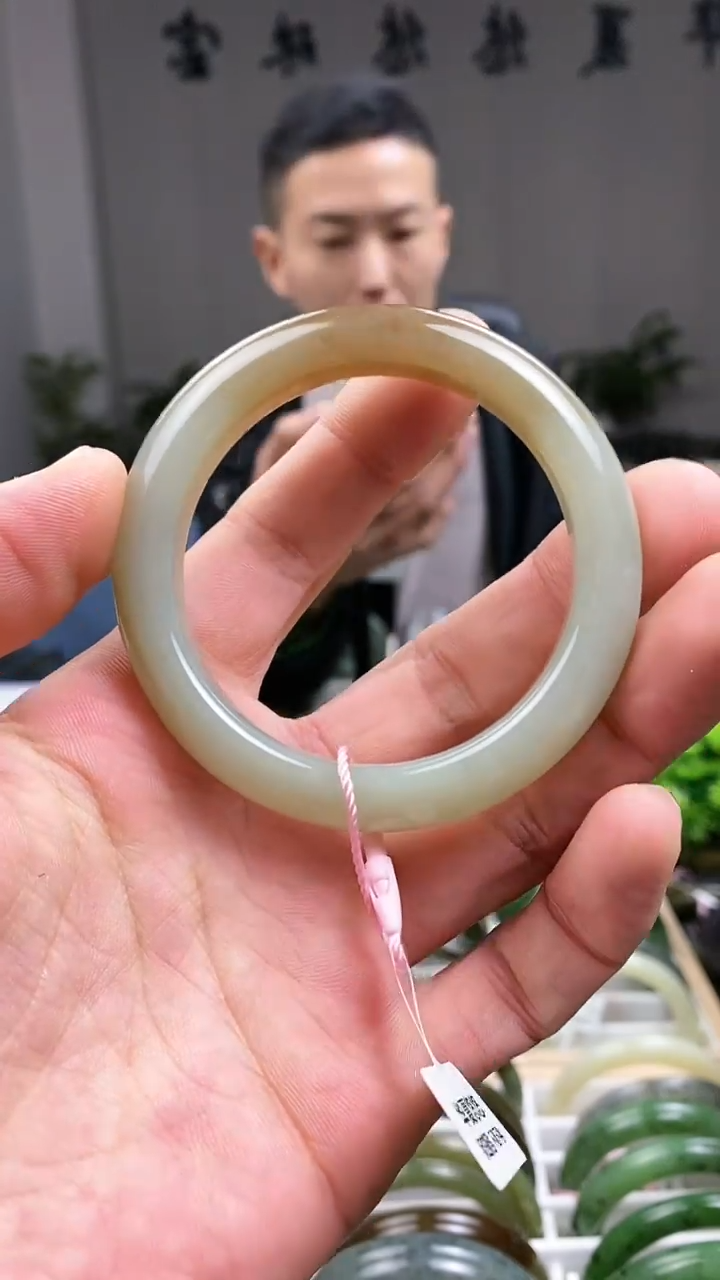 【闪购商品】和田玉手镯未镶嵌54