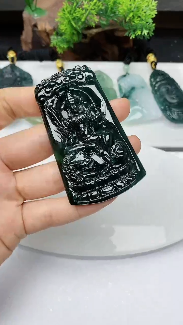 【闪购商品】翡翠颈饰未镶嵌