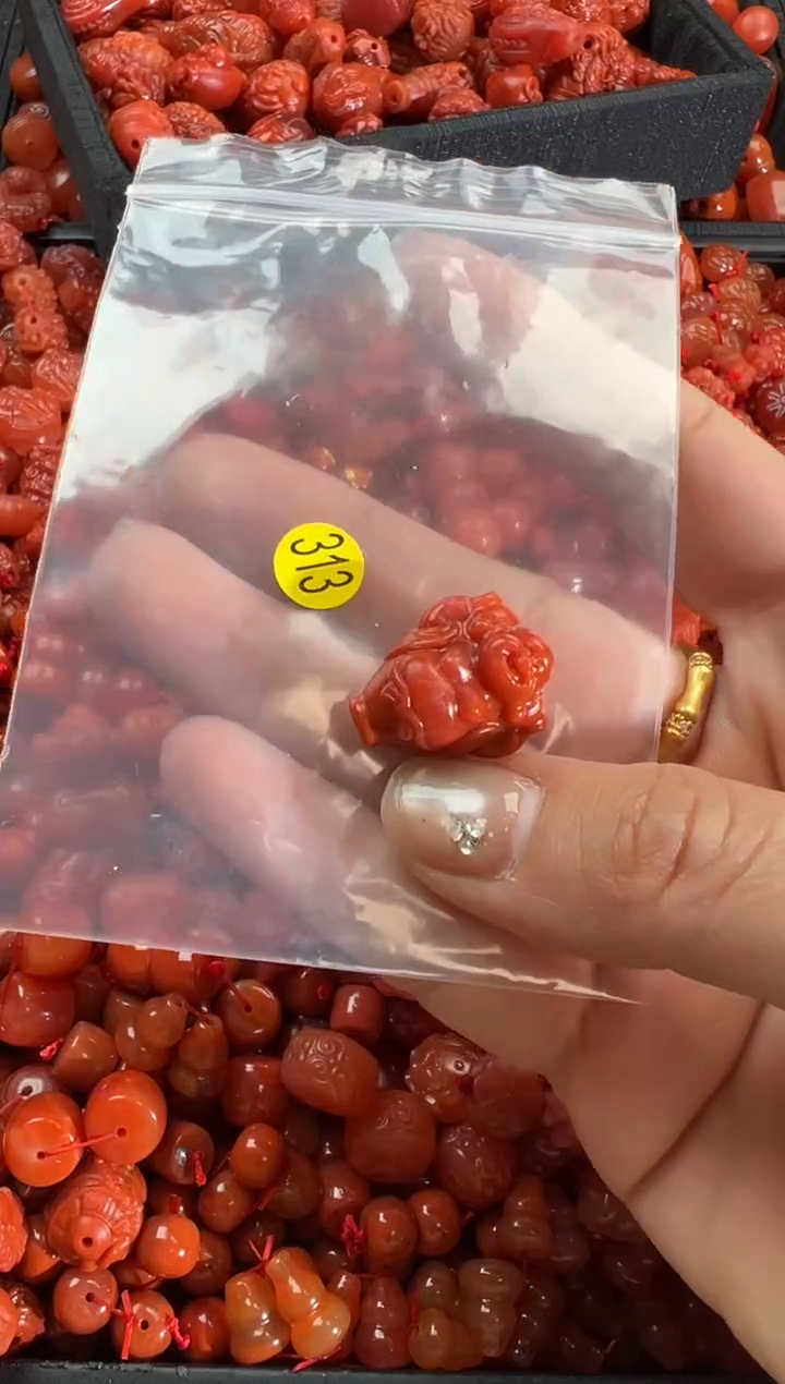 【闪购商品】南红玛瑙颈饰未镶嵌1