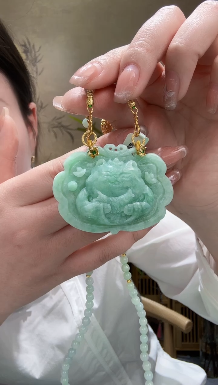 【闪购商品】翡翠未镶嵌颈饰吊坠