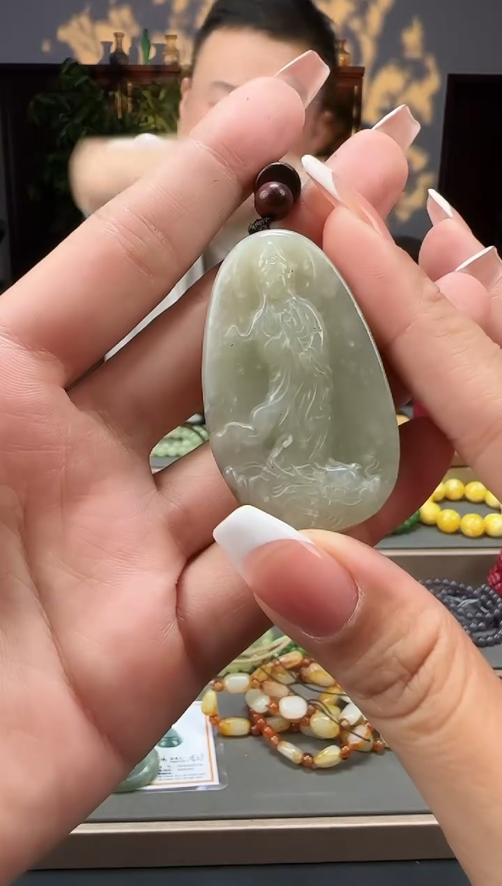 和田玉未镶嵌颈饰1