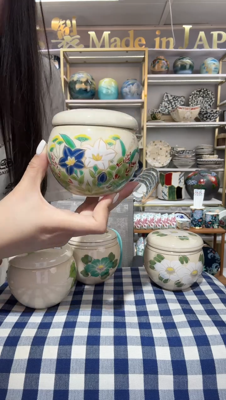 瓷有田烧手绘蛋盅一只