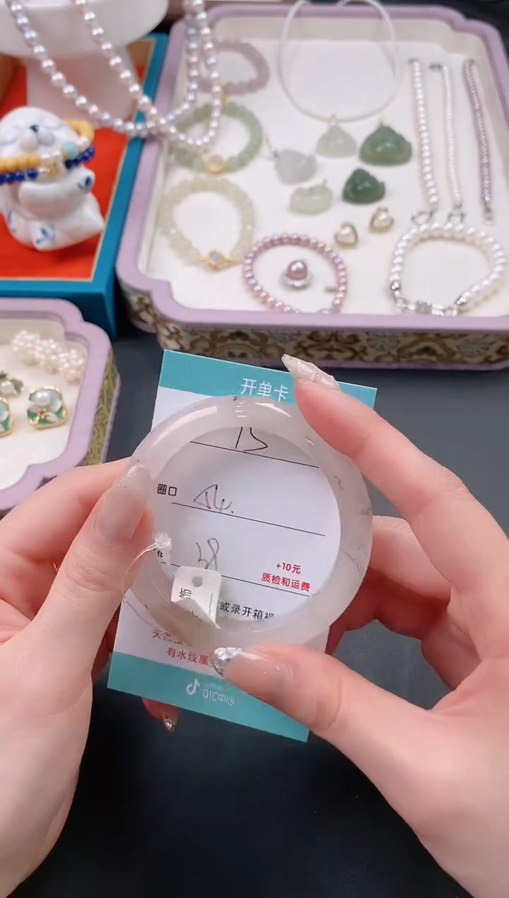 【闪购商品】石英质玉手镯未镶嵌15