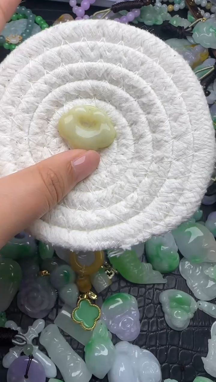 颈饰未镶嵌翡翠缅甸翡翠吊坠