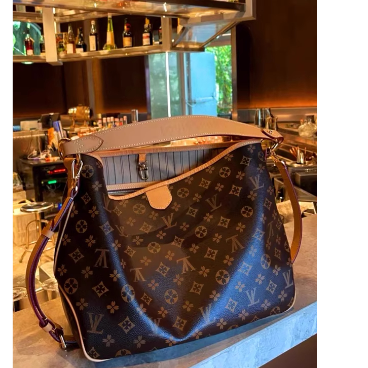 香港正品精选轻奢2025新款秋冬女包真皮中古购物袋单肩大包托特包
