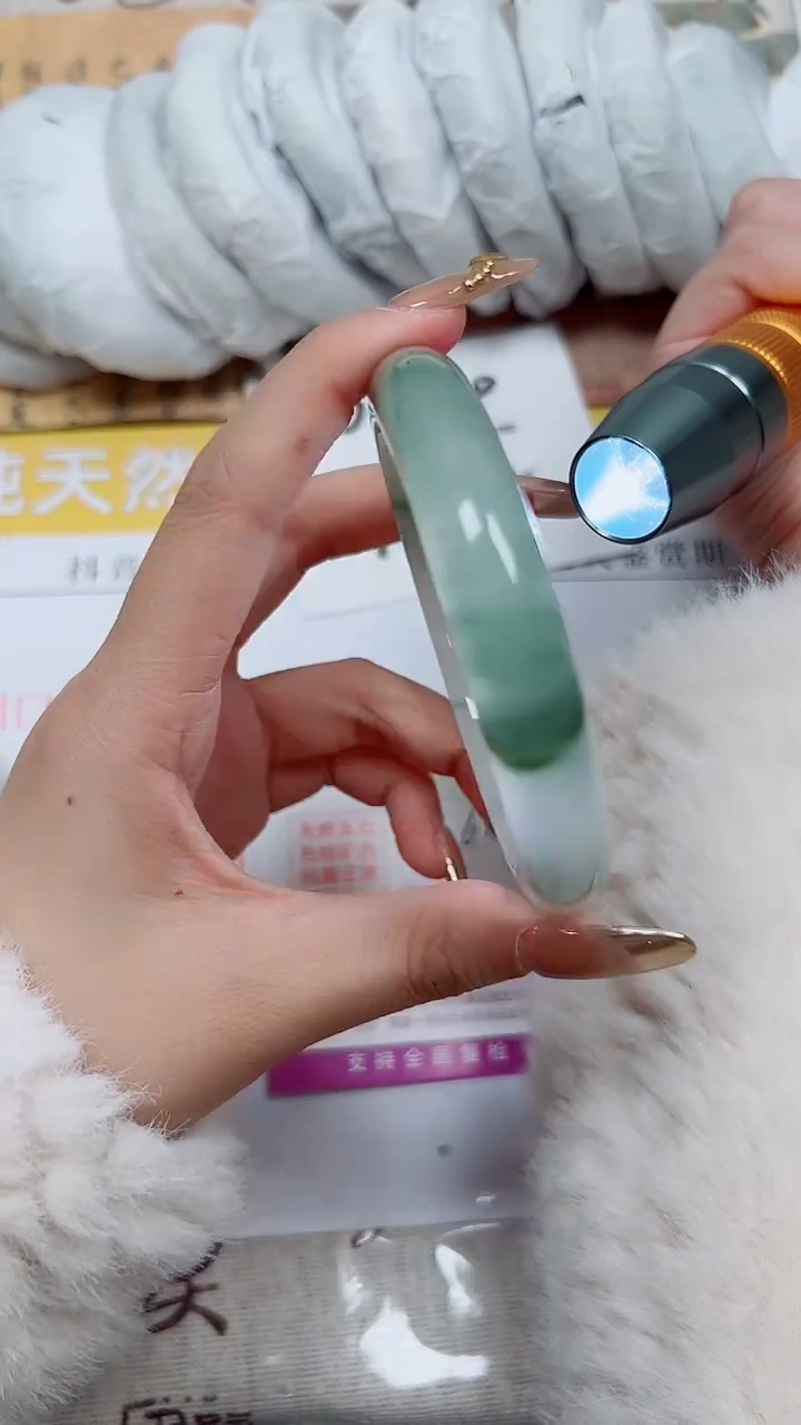 【闪购商品】石英质玉手镯未镶嵌K370-61.4