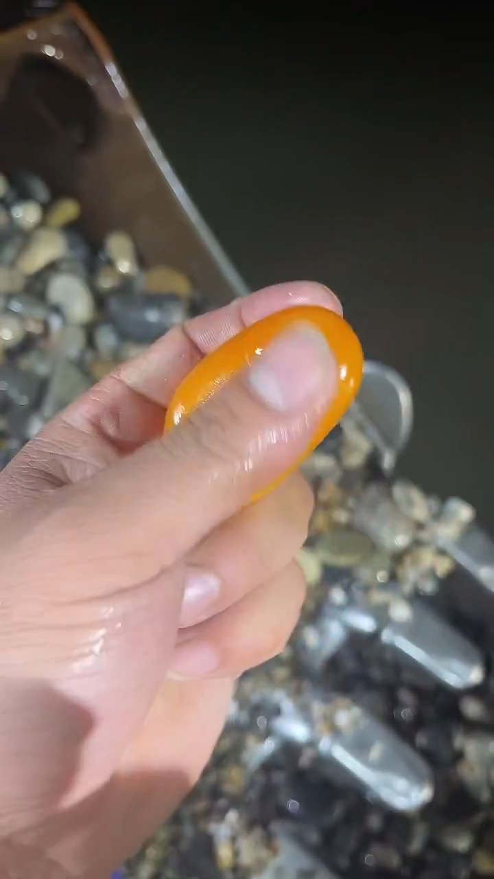 颈饰未镶嵌和田玉（糖玉）1