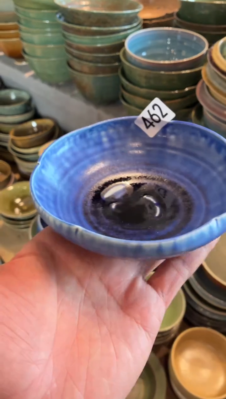 瓷片阿****?462  窑变蓝手工碗1个