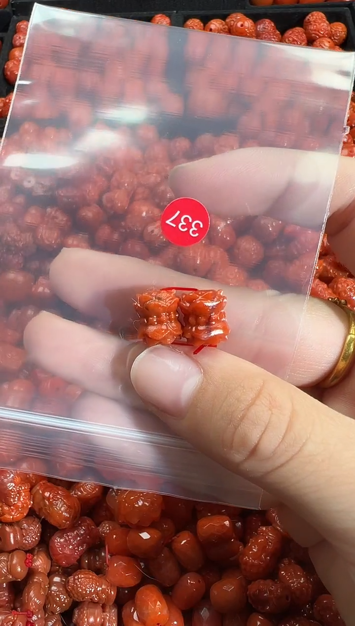 颈饰未镶嵌南红玛瑙1