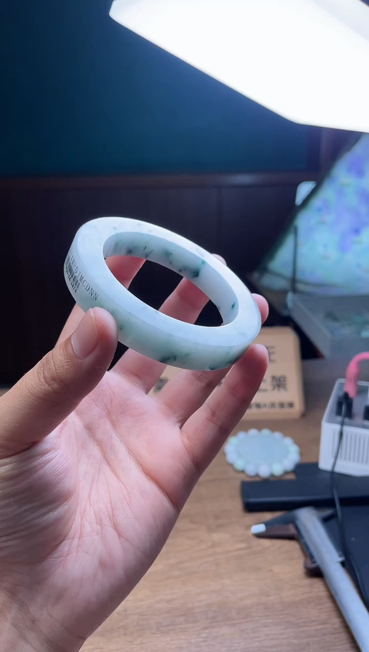 【闪购商品】定制翡翠手镯未镶嵌定制