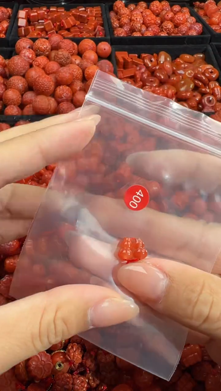 南红玛瑙未镶嵌颈饰1