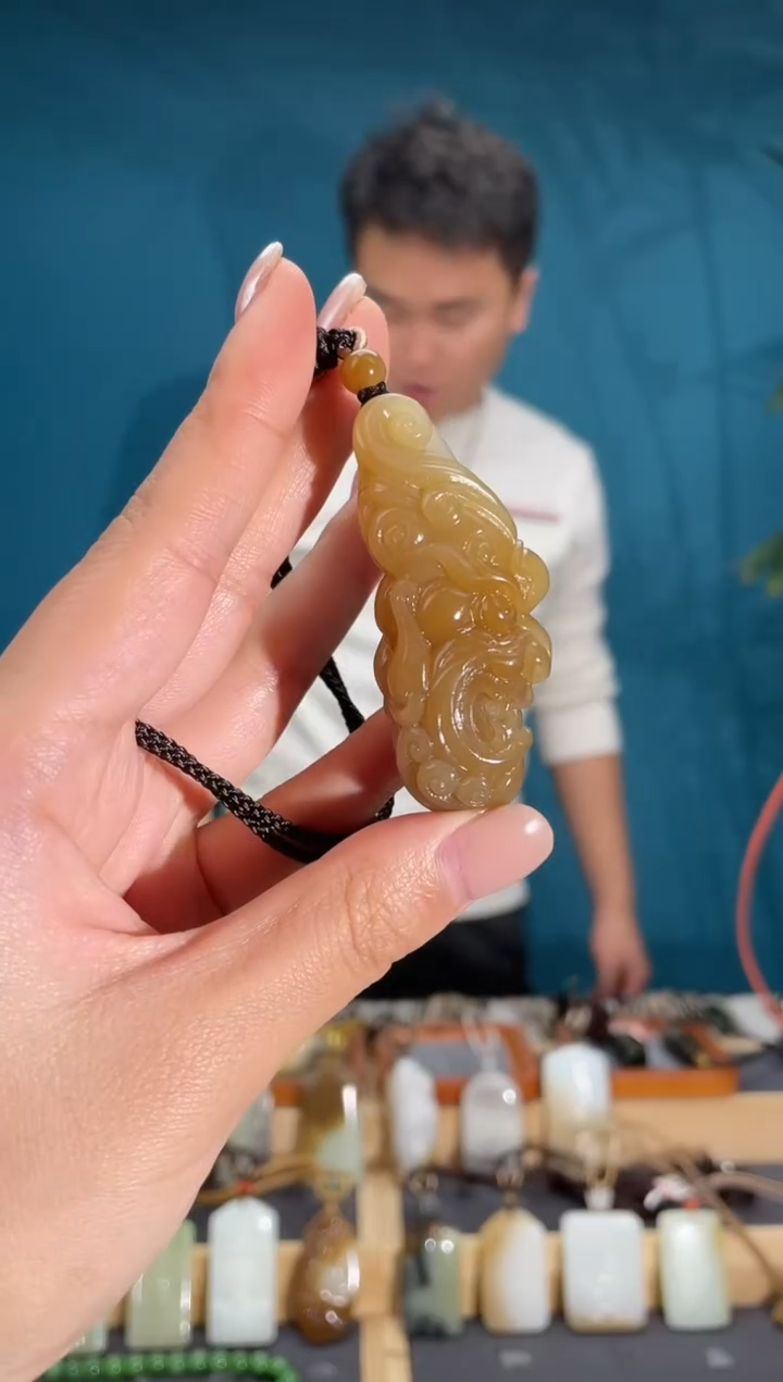 颈饰未镶嵌和田玉1