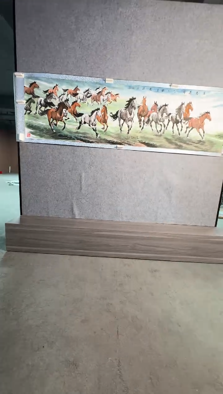 绘画牛福进老师《16平尺万马奔腾》带收藏证书