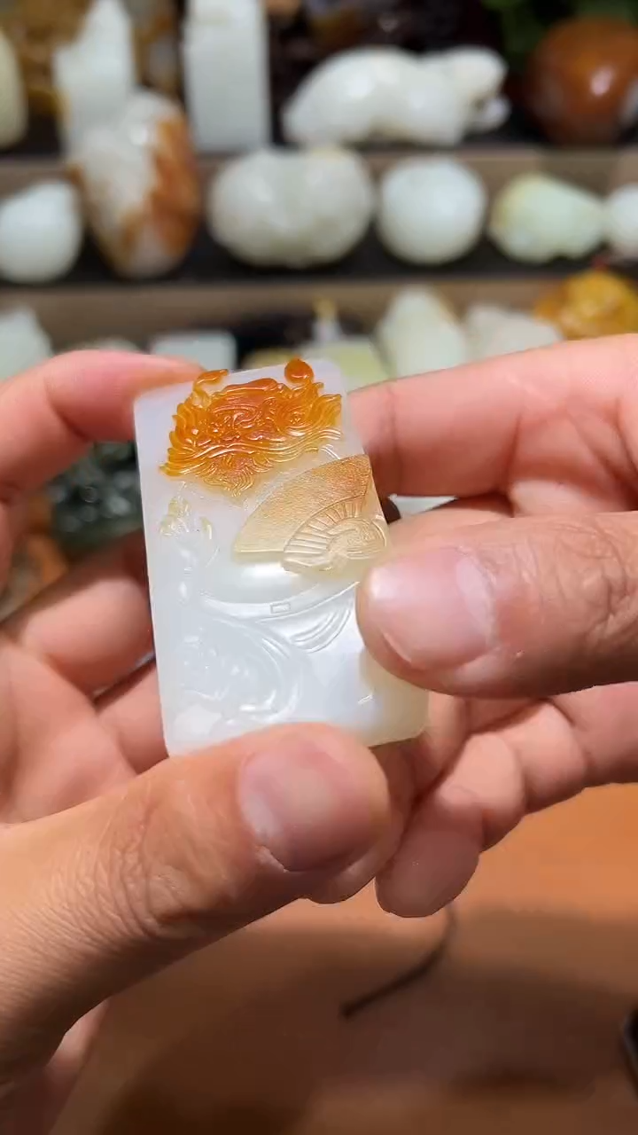 未镶嵌和田玉把件1****空和田玉1