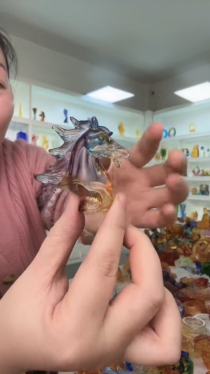 手工艺品琉璃马首