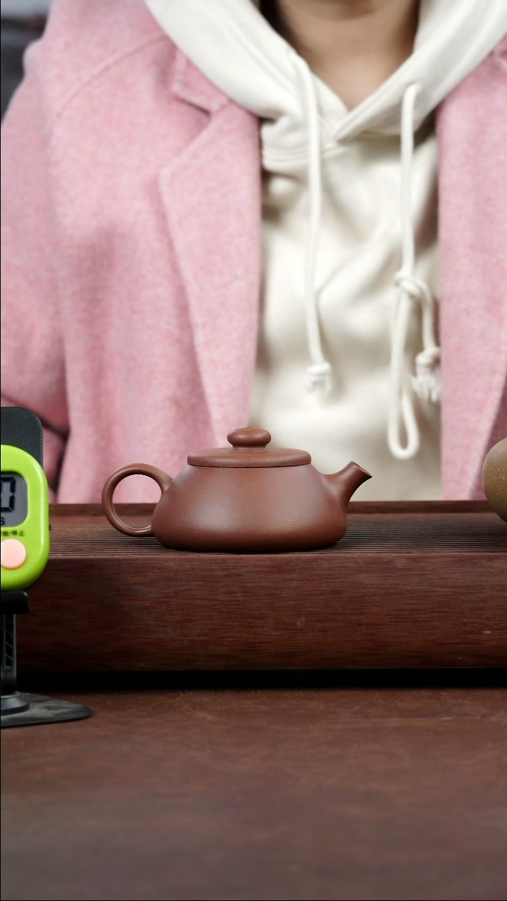 茶壶紫砂森**步黑星土石瓢150CC