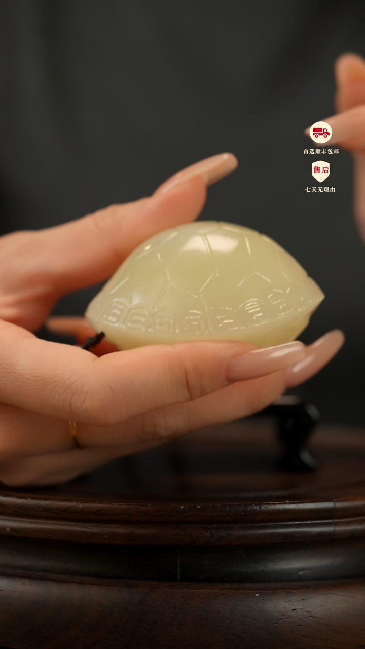 云南石竹叶青雕刻：博古富甲天下手把件摆件