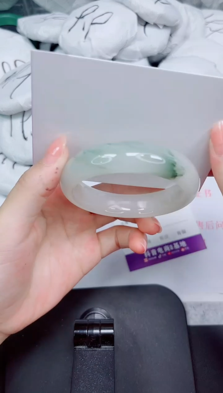 石英质玉手镯未镶嵌52-54.5