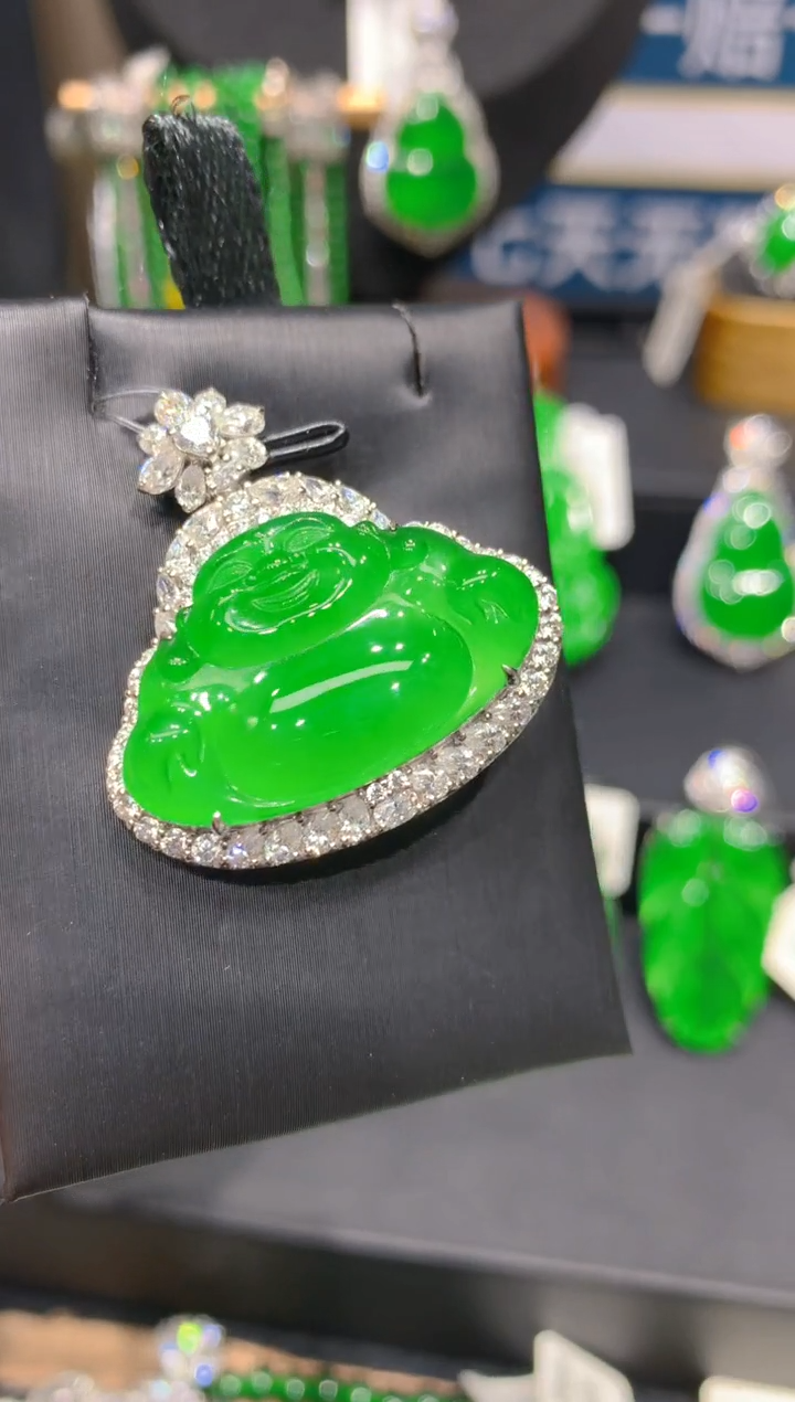 翡翠18K金镶嵌颈饰18一季