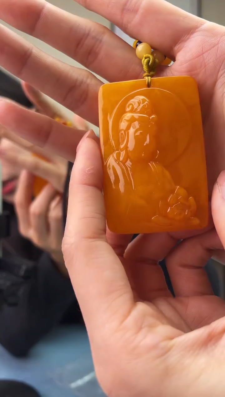 琥珀未镶嵌珠宝奇石T025微瑕假一罚十，多样性发一件